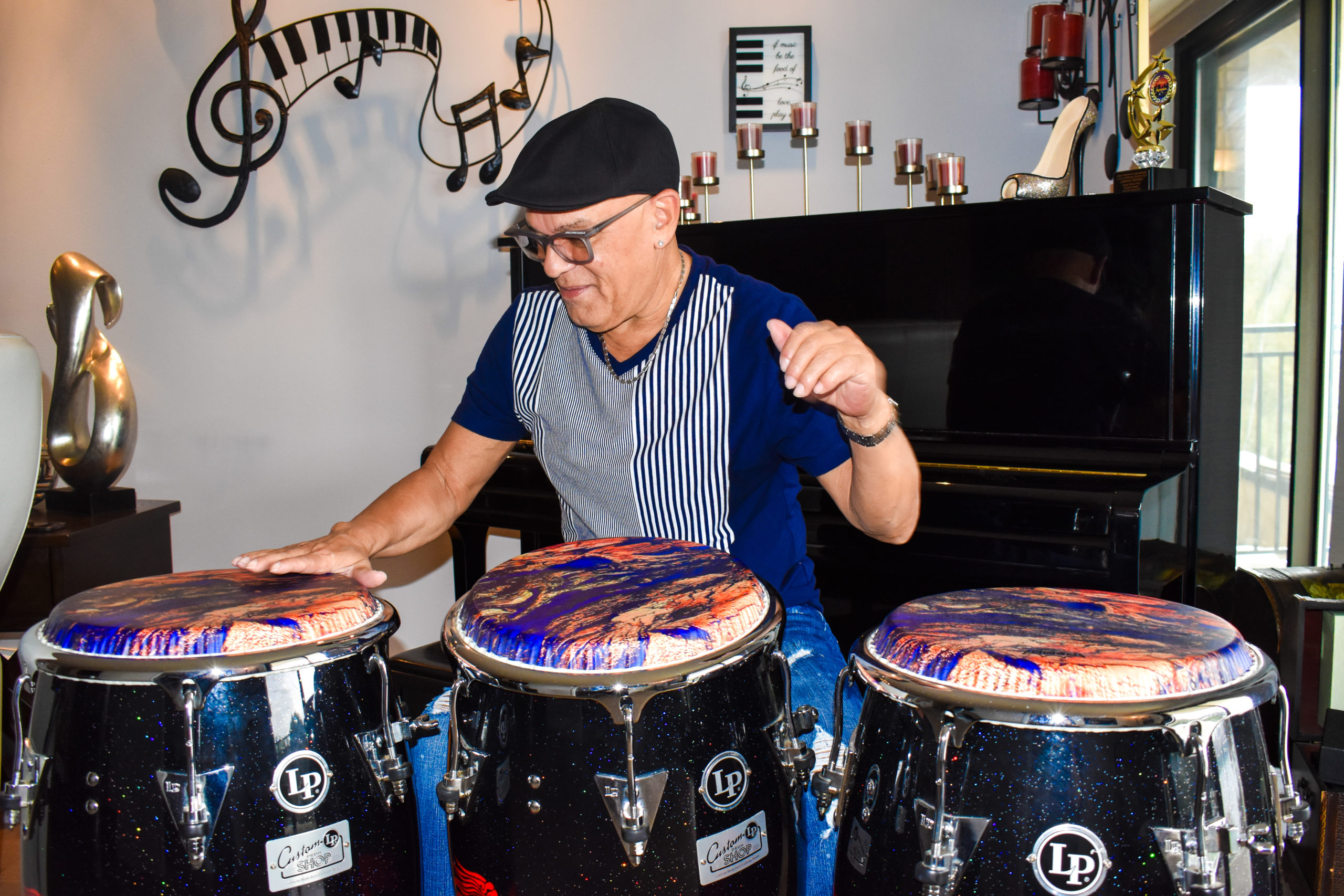 Los Ritmos del Maestro Percusionista Puertorriqueño Pequeño Johnny Rivero