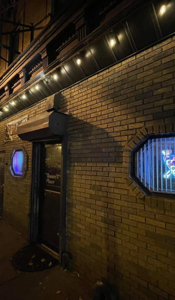MOORE'S LOUNGE