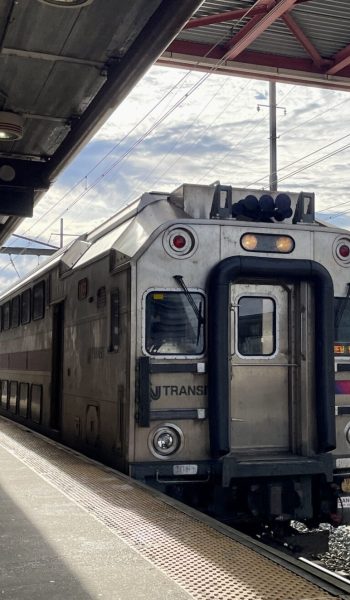NJ-transit-train-2048x1324
